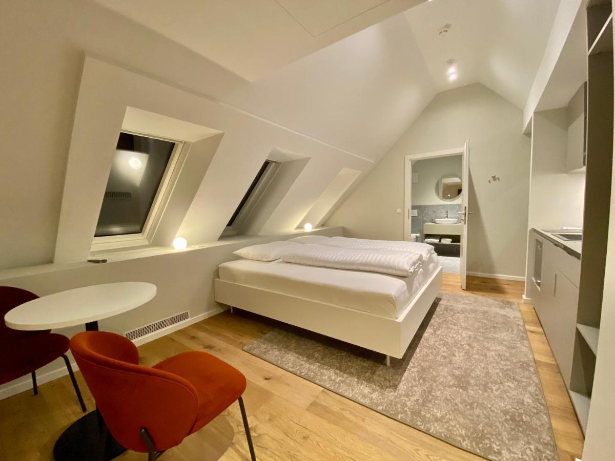 Large Apartment,1328136248:JPEG